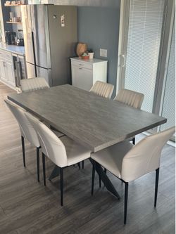 Expandable Dining Table Seats 6-8