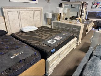 Country chic bedroom set! ✅😊💙