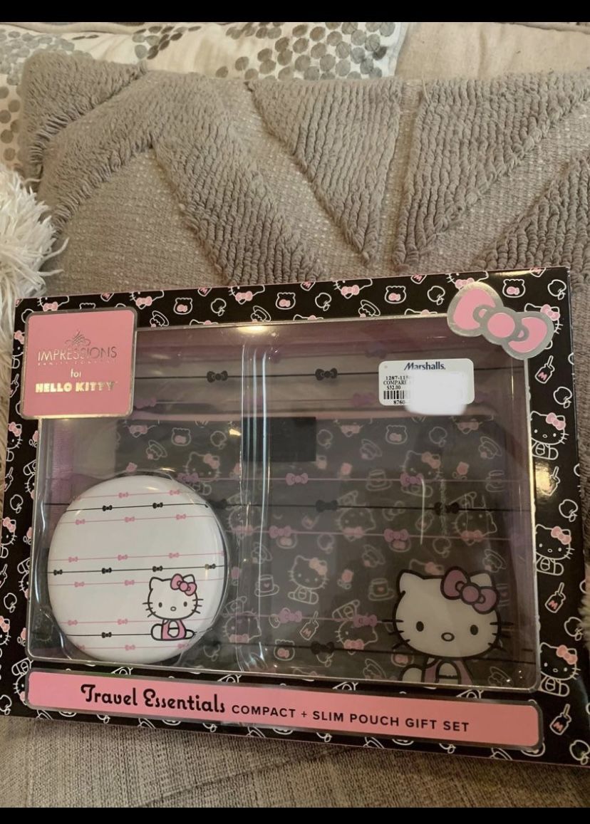 Hello Kitty Makeup Bag And Mirror Set 