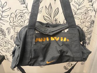 Nike duffle bag