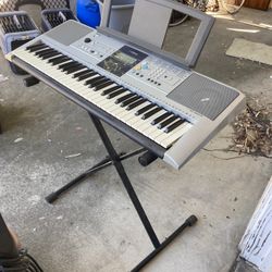 Yamaha Keyboard 