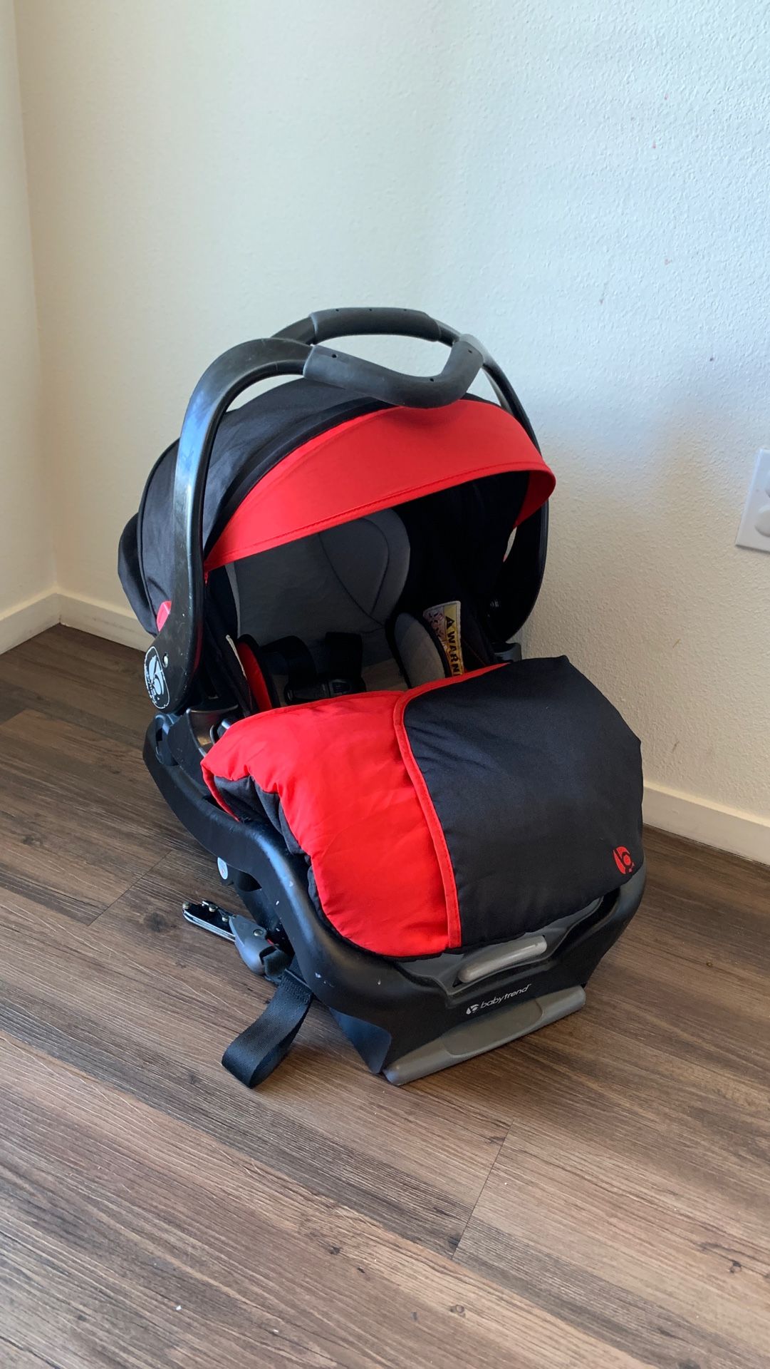 BABY TREND INFANT CAR SEAT