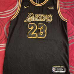 Lakers Lebron James Jersey Size XL Kobe Tribute