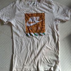 Nike Shirt Boys Size S (6-7)