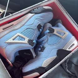 Jordan 4s Authentic with box 5Y