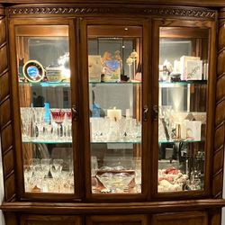 Thomasville China Cabinet 