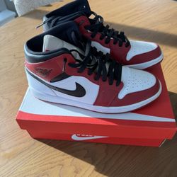 Jordan 1 Mid Chicago (2020)