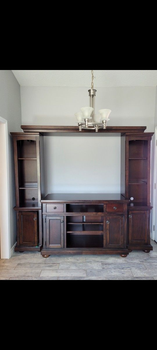 Ashley PORTER ENTERTAINMENT CENTER