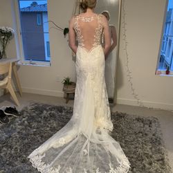 Galina Signature Designer Wedding Dress , Sexy Low Back, Gorgeous Low Neckline, Tons Of Sparkle. New With Tags Never Worn