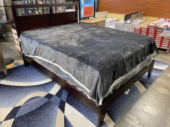 Dark Wooden Panel Queen Size Bed Frame (Frame Only)