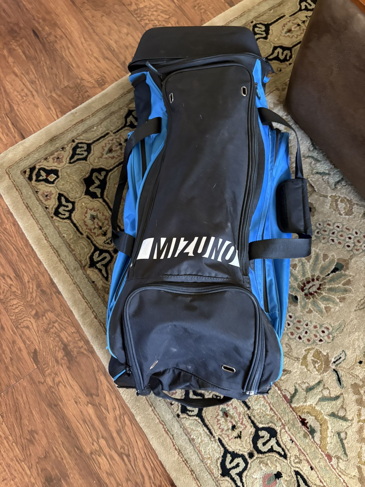 Mizuno Catchers Rolling Bag In Great Shape