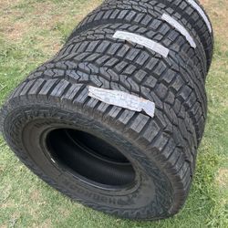 35x12.50R17 Hankook 12 Ply Tire set of 4