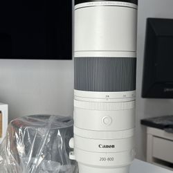 Canon RF 200-800mm  f6.3-9