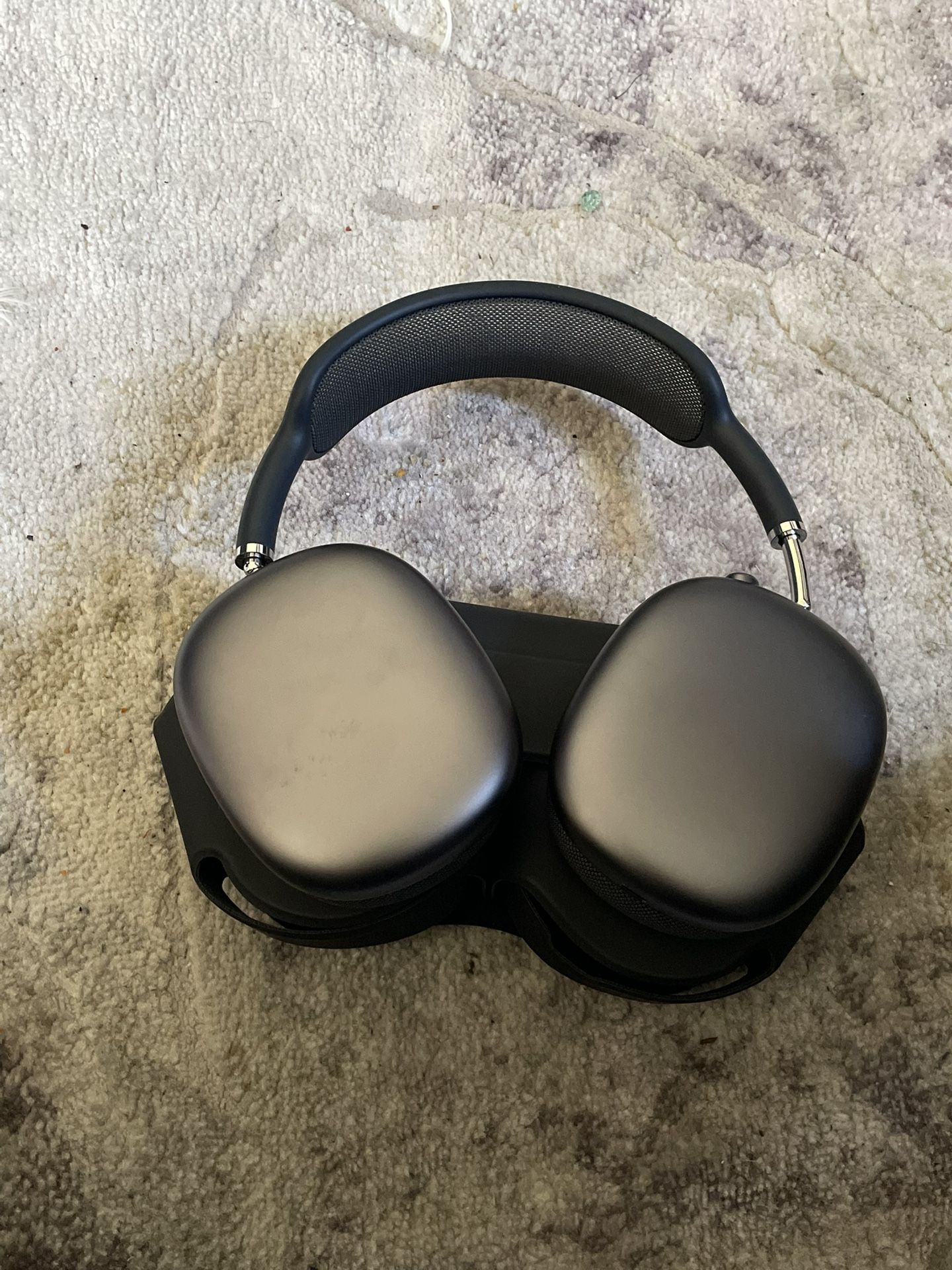 AirPod Max Headphones Good Conditions 