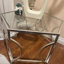 End and coffee table