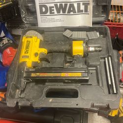 Dewalt DWFP1838 Finish Stapler