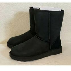 UGG Boots New no box only $179.99 accepting offers No lower than $95 for Black or $135 for Glitter style 