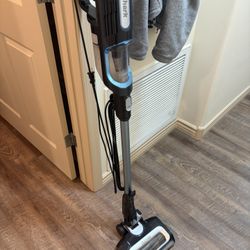 Shark Duo clean Vacuum 