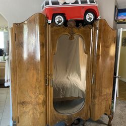 Antique Mens Wardrobe Cabinet, Ladies Chess Of Drawers Matching.