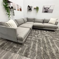 Living Spaces Sectional Couch - Free Delivery 