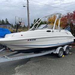 2006 22’ Regal Destiny Sundeck Boat