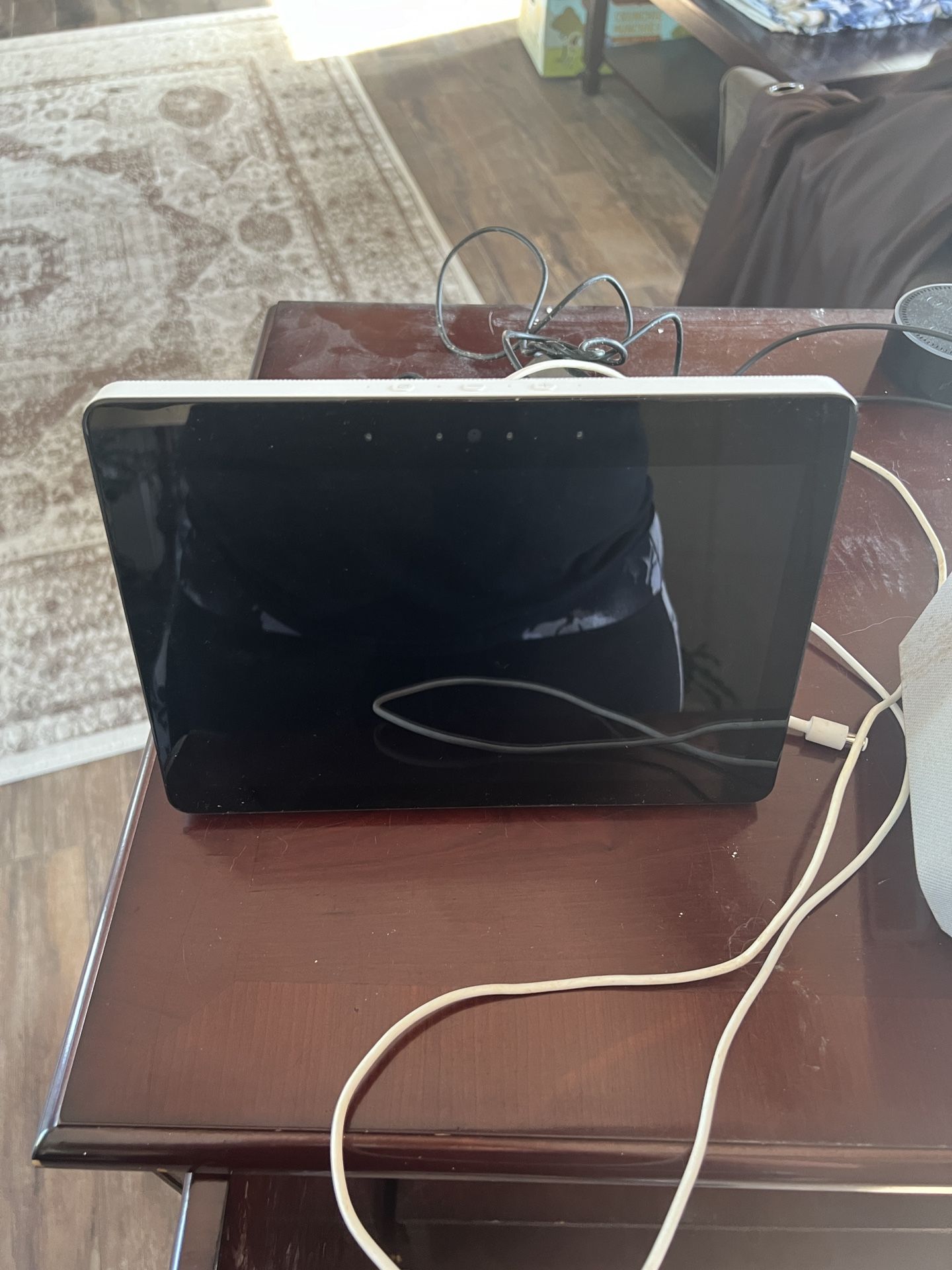 Amazon Echo Show(s) And Echo Dot