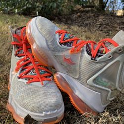 Men’s lebron Size 7.5 Shipping Available 