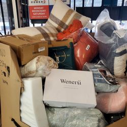 Bedding & Home Goods Gaylord Pallet Lot - Comforters, Pillows, Sheet Sets & More!