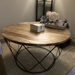Coffee table And Matching Side Table 