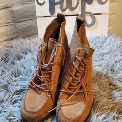 Super Cutie Sam Edelman suede circus botties sz 10 heel 3.5, gu