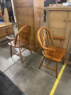 Windsor Captain’s Chairs