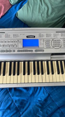 Yamaha portable grand dgx-500 piano keyboard