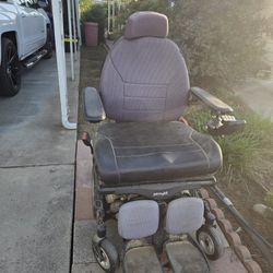 GREAT CHRISTMAS PRESENT $550 PRICE LOWERED AGAIN Extra wide motorized wheelchair with charger