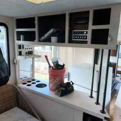A Gem , Gorgeous 5th Wheel Gutted Ready To Go