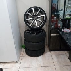 4 Tire Rims. Chrome & Black. 22 In.