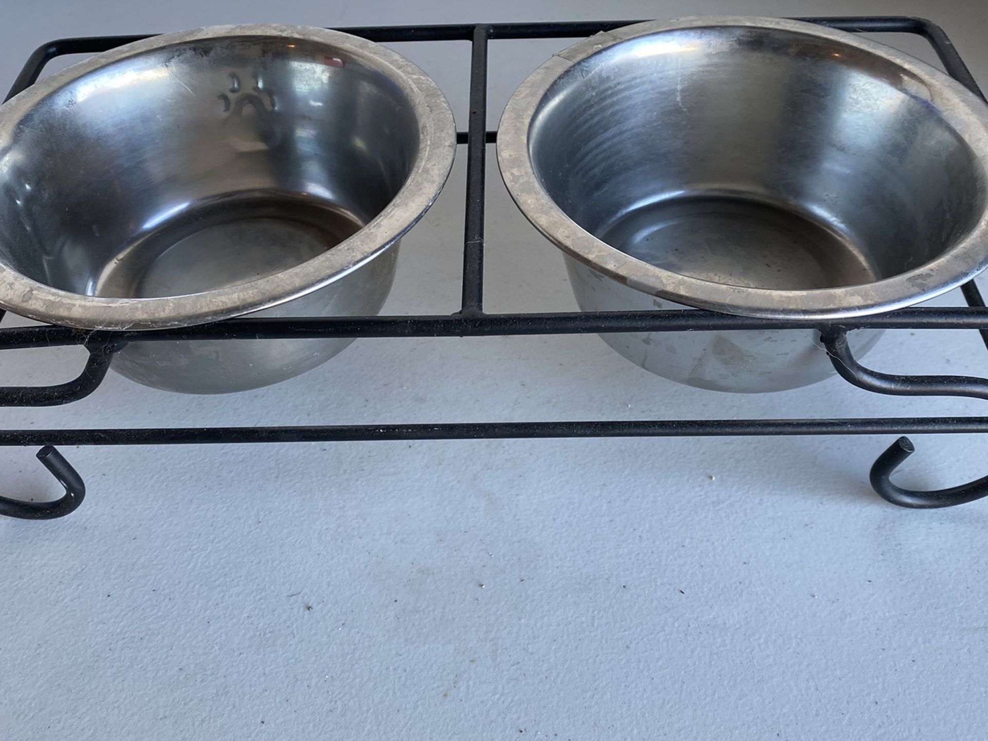 Pet Food Dishes and Holder