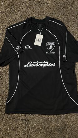 BALENCIAGA T |SIZE M| Runs Big