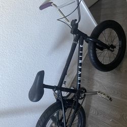 Cult Juvenile Bmx bike