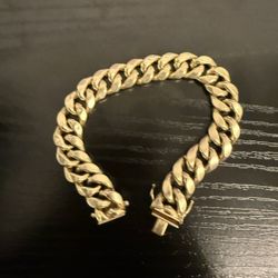 10 Ct Gold Bracelet 4500