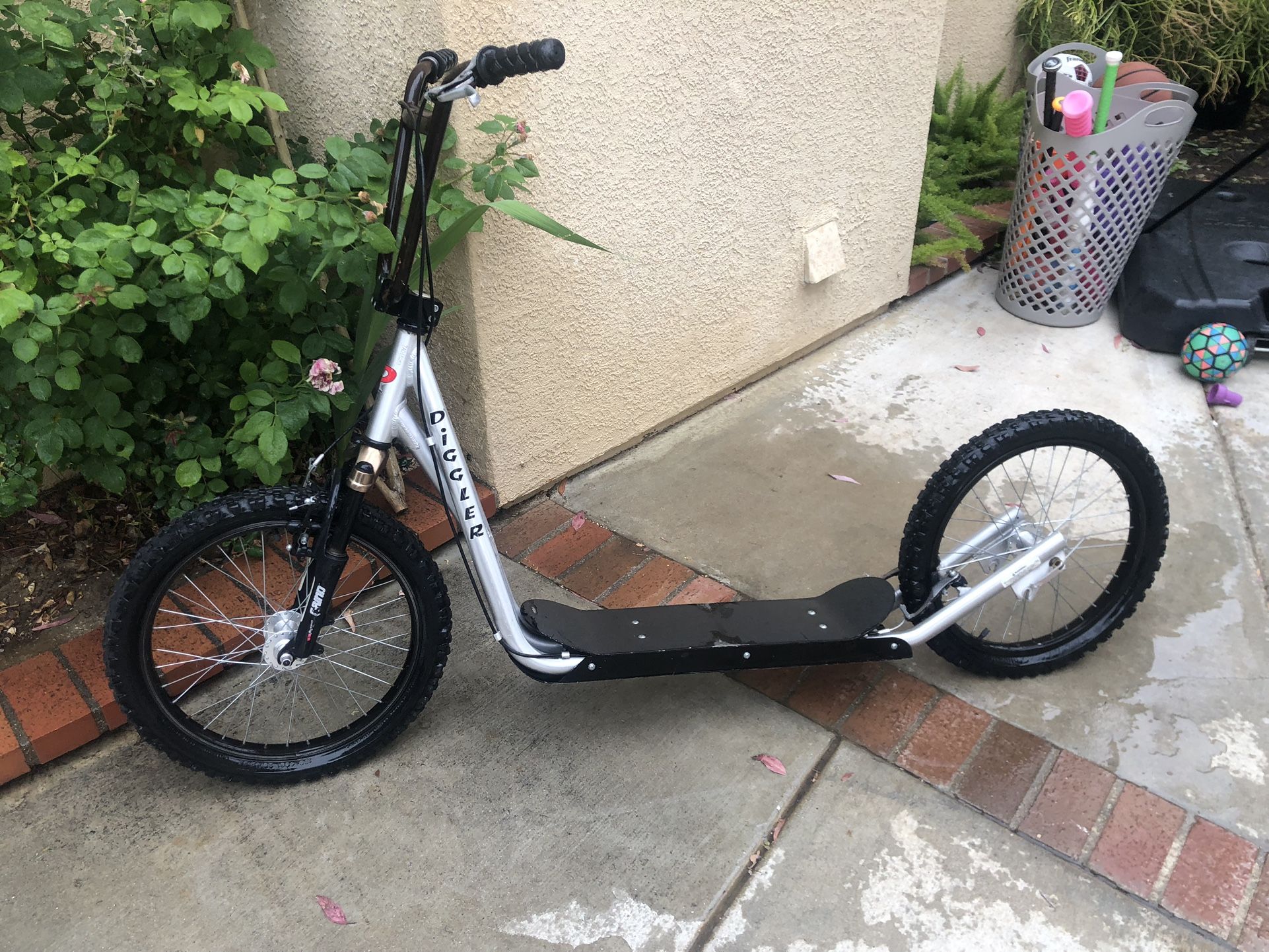 Diggler Adult Scooter