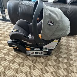 Chicco Bravo 3-in-1 Trio Travel System