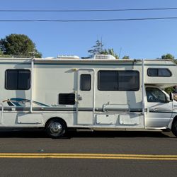 Gulf Stream 30’ Class C RV