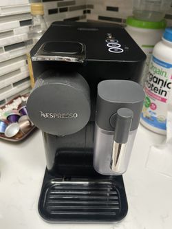 Nespresso Original Lattissima One by Delonghi Shadow Black