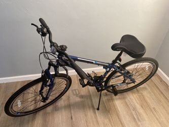 Schwinn Mens Trailways blue 700c 28 s5984tgf hybrid bike for Sale in Hollywood FL OfferUp