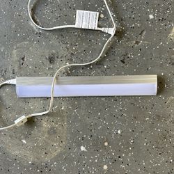 Under Cabinet Light