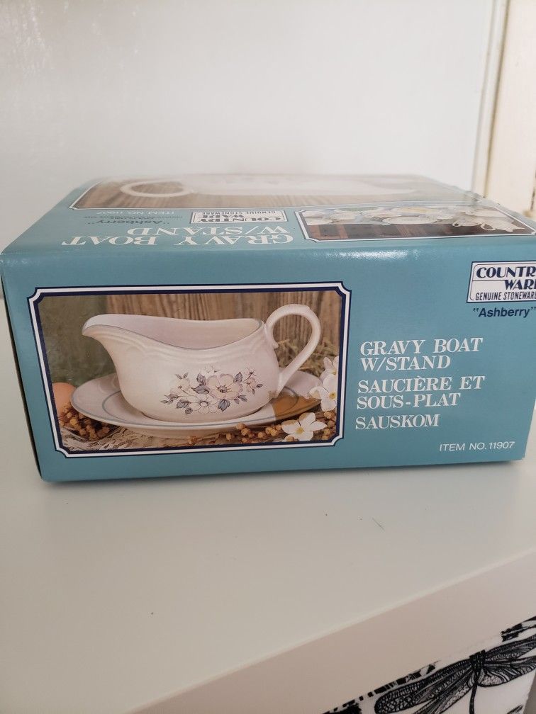 Ashberry by Country Ware Gravy Boat & Underplate Blue Flower