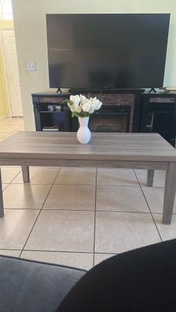 Set Of 2 Coffee Tables 