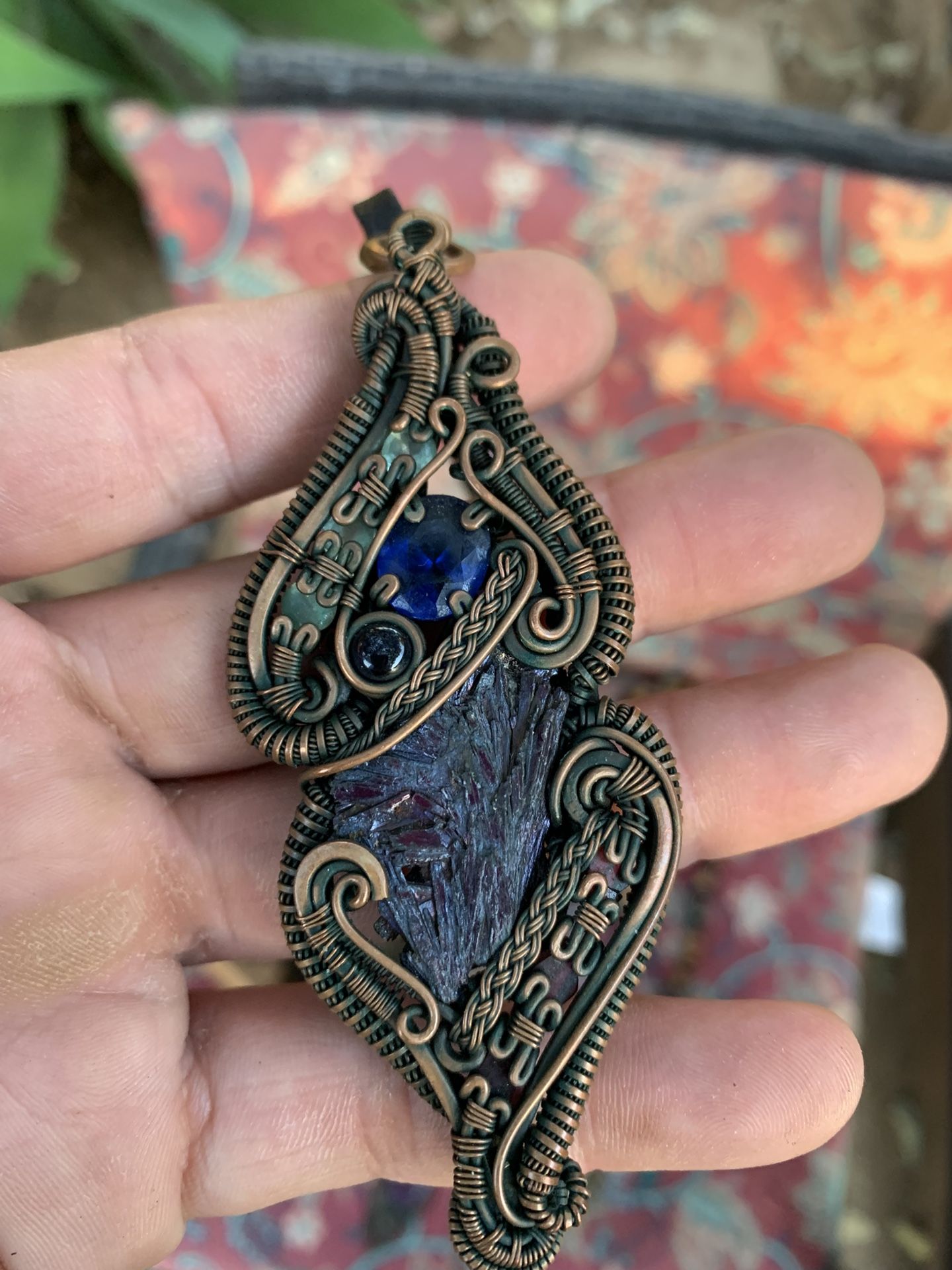 Peacock Kyanite With Sapphire Diamond π