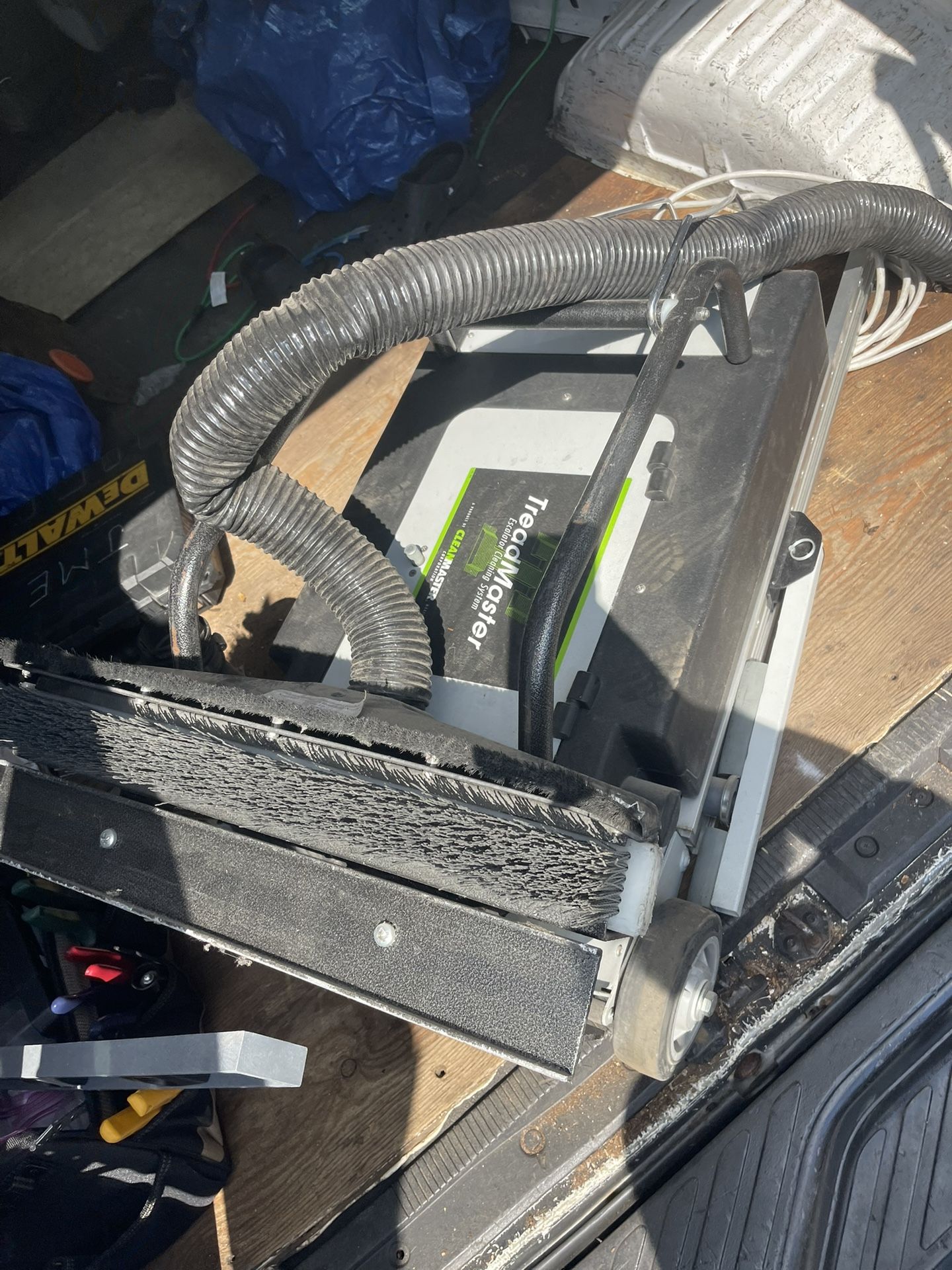 TreadMaster Escalator Cleaning System