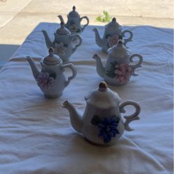 Tiny Tea Pots 4 Left
